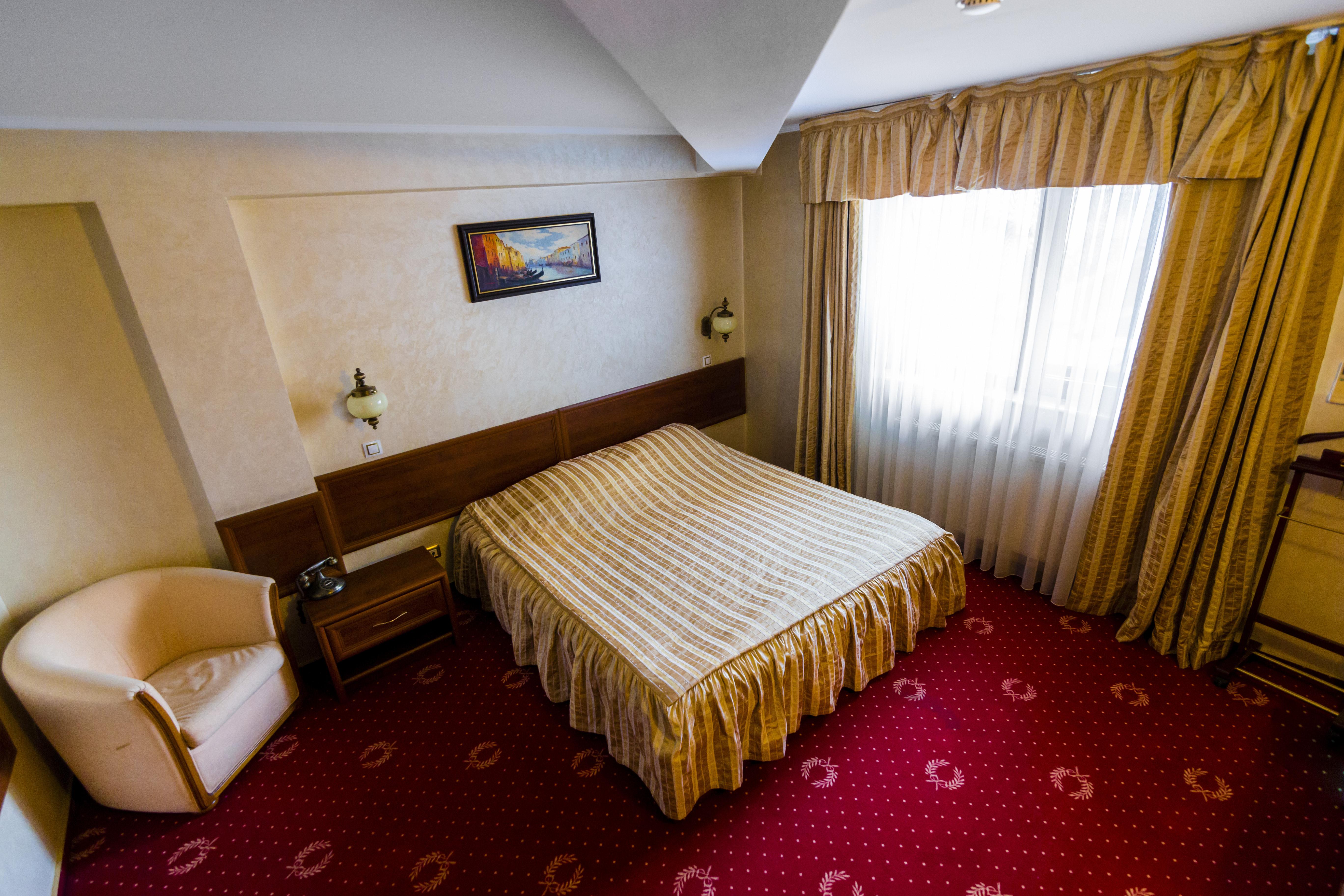Hotel Golden House Craiova Exteriör bild