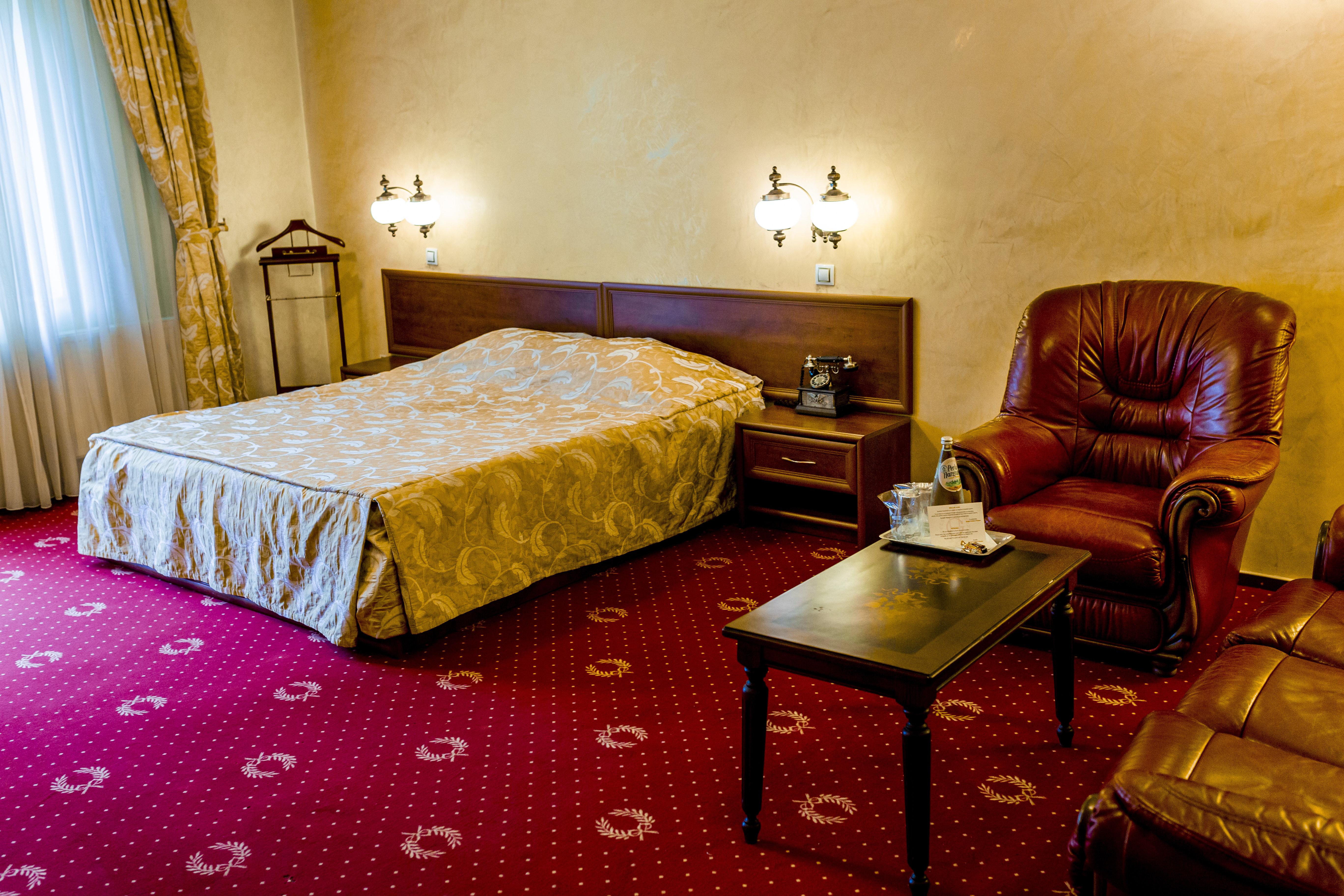 Hotel Golden House Craiova Exteriör bild