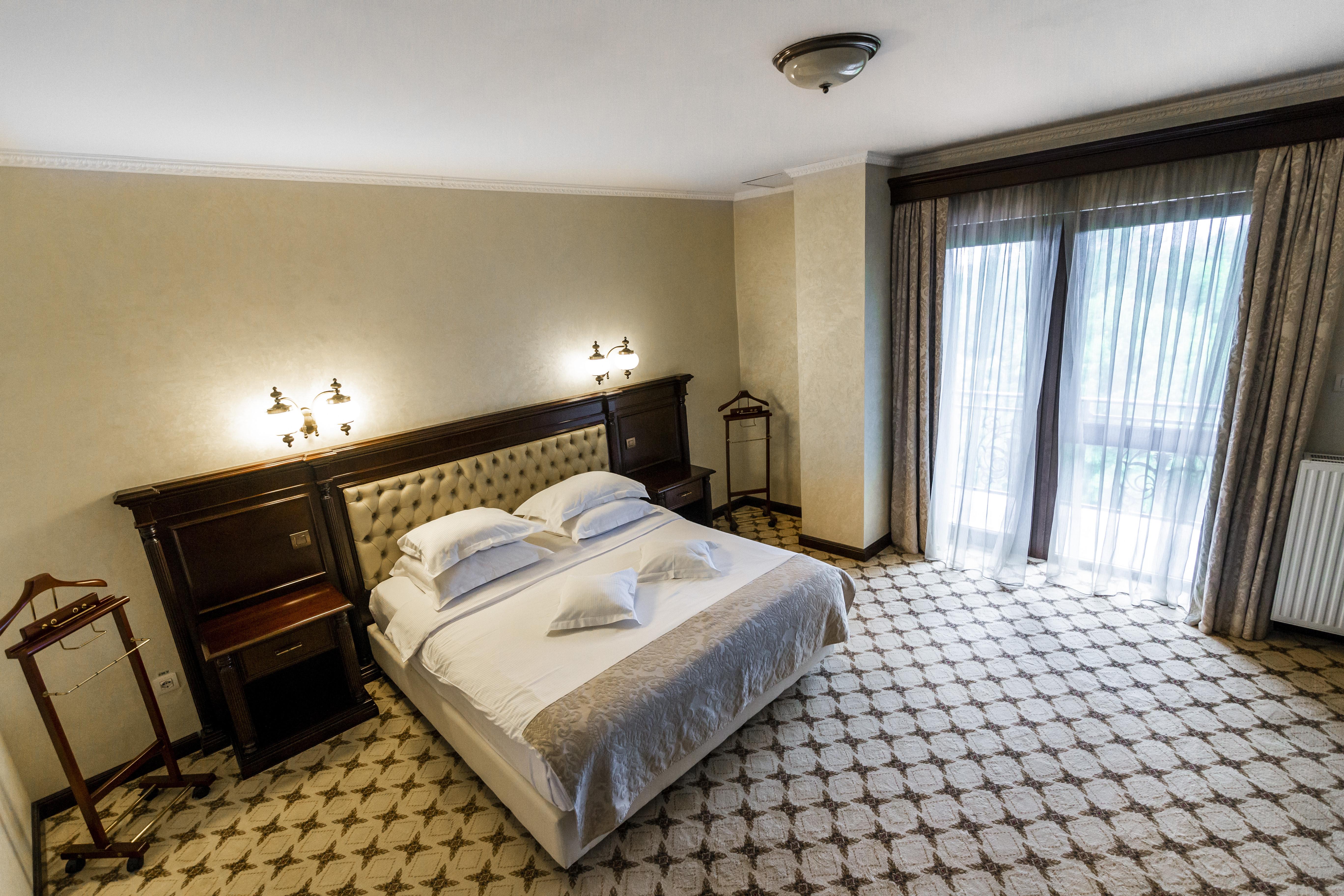 Hotel Golden House Craiova Exteriör bild
