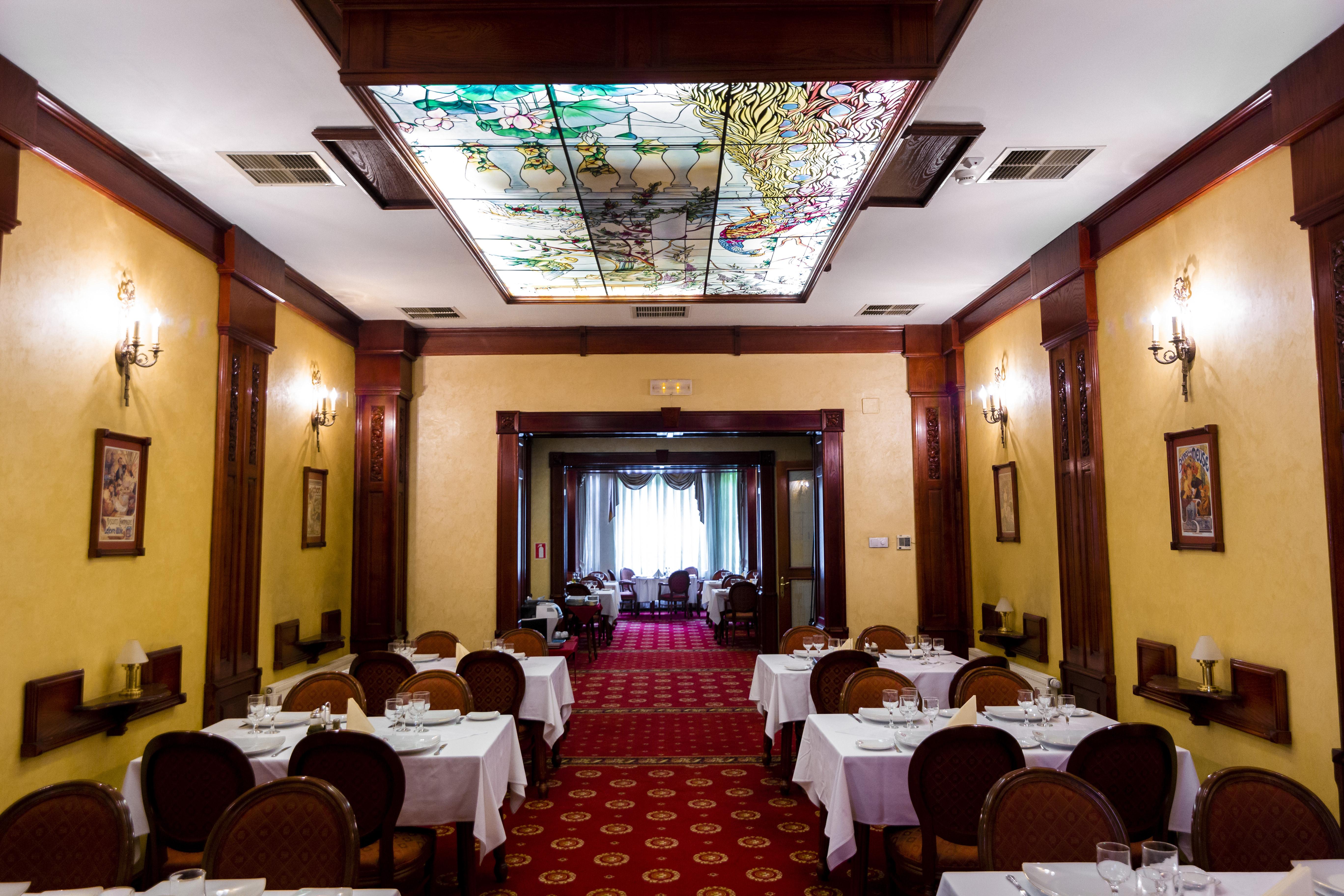 Hotel Golden House Craiova Exteriör bild