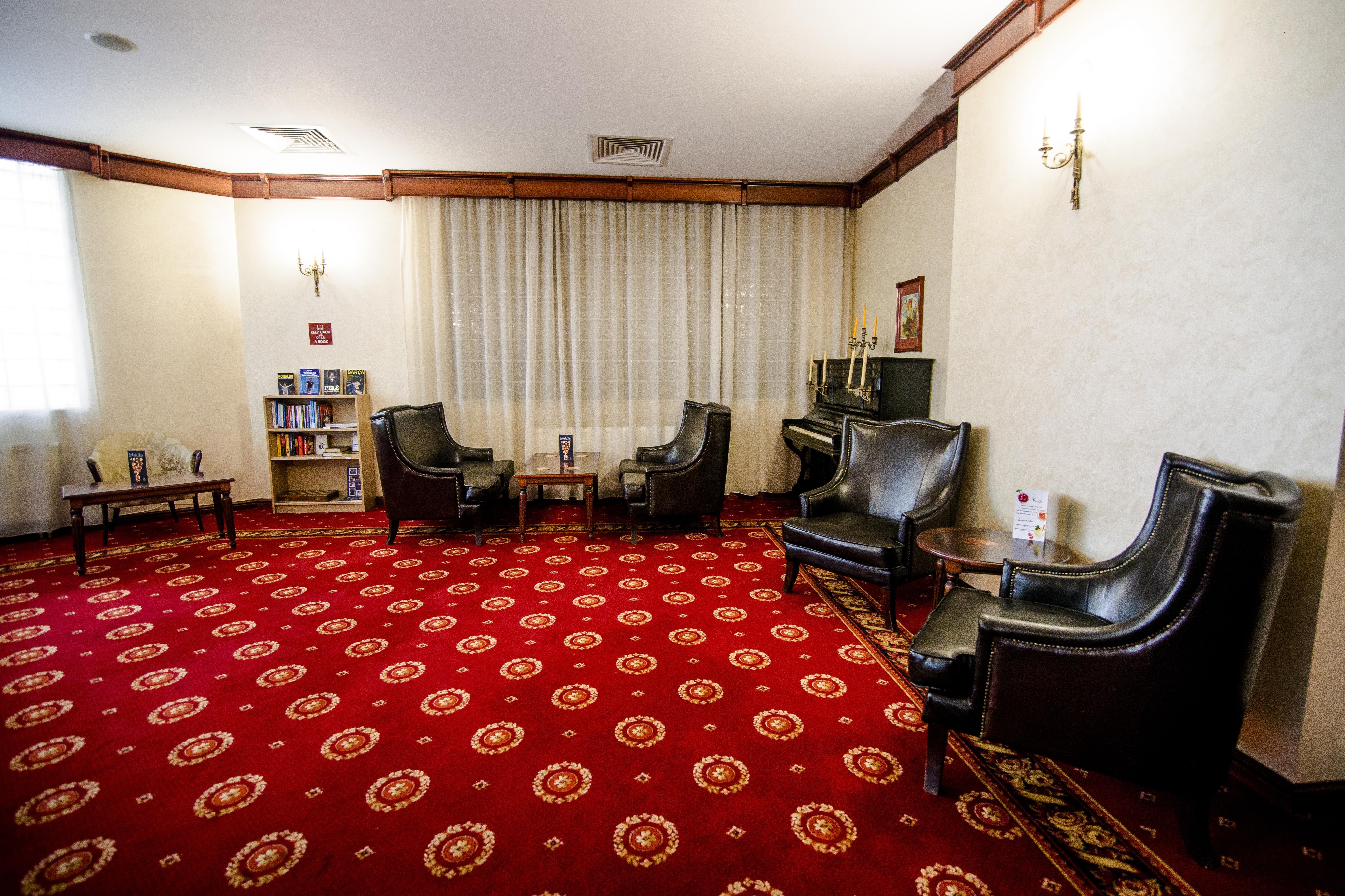 Hotel Golden House Craiova Exteriör bild