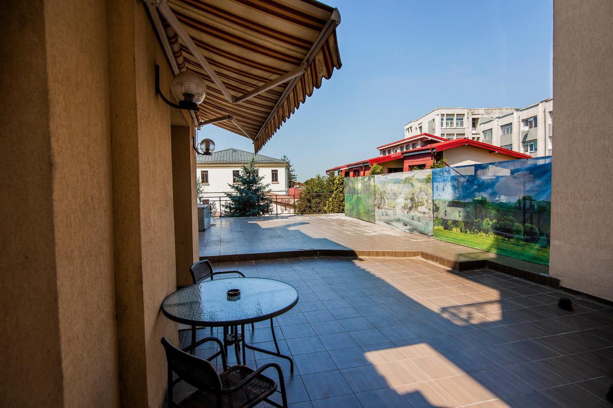 Hotel Golden House Craiova Rum bild